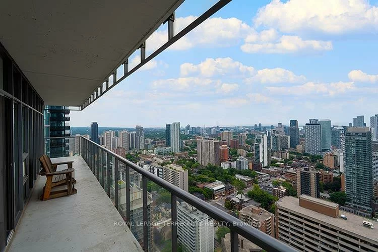 33, Charles, Church-Yonge Corridor, Toronto