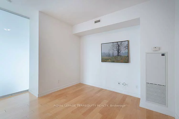 33, Charles, Church-Yonge Corridor, Toronto