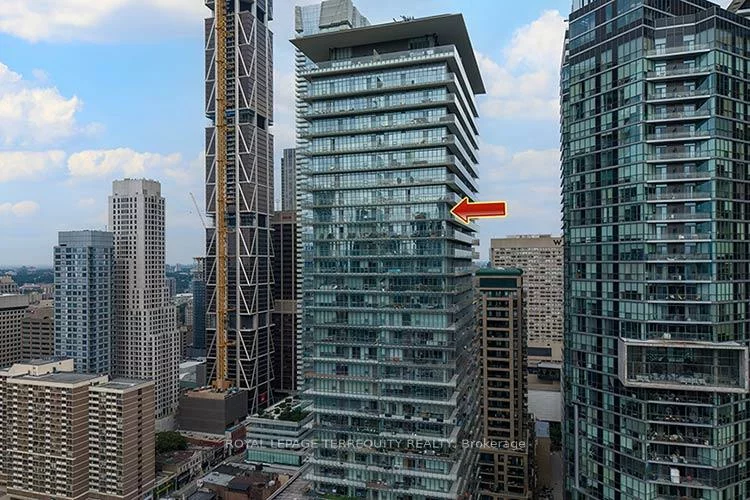 33, Charles, Church-Yonge Corridor, Toronto