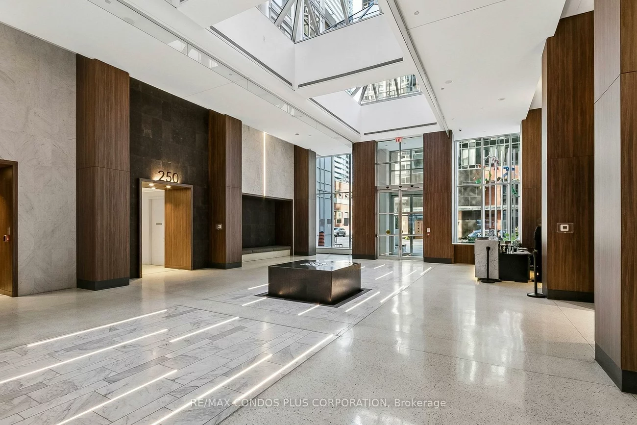 250, Wellington, Waterfront Communities C1, Toronto