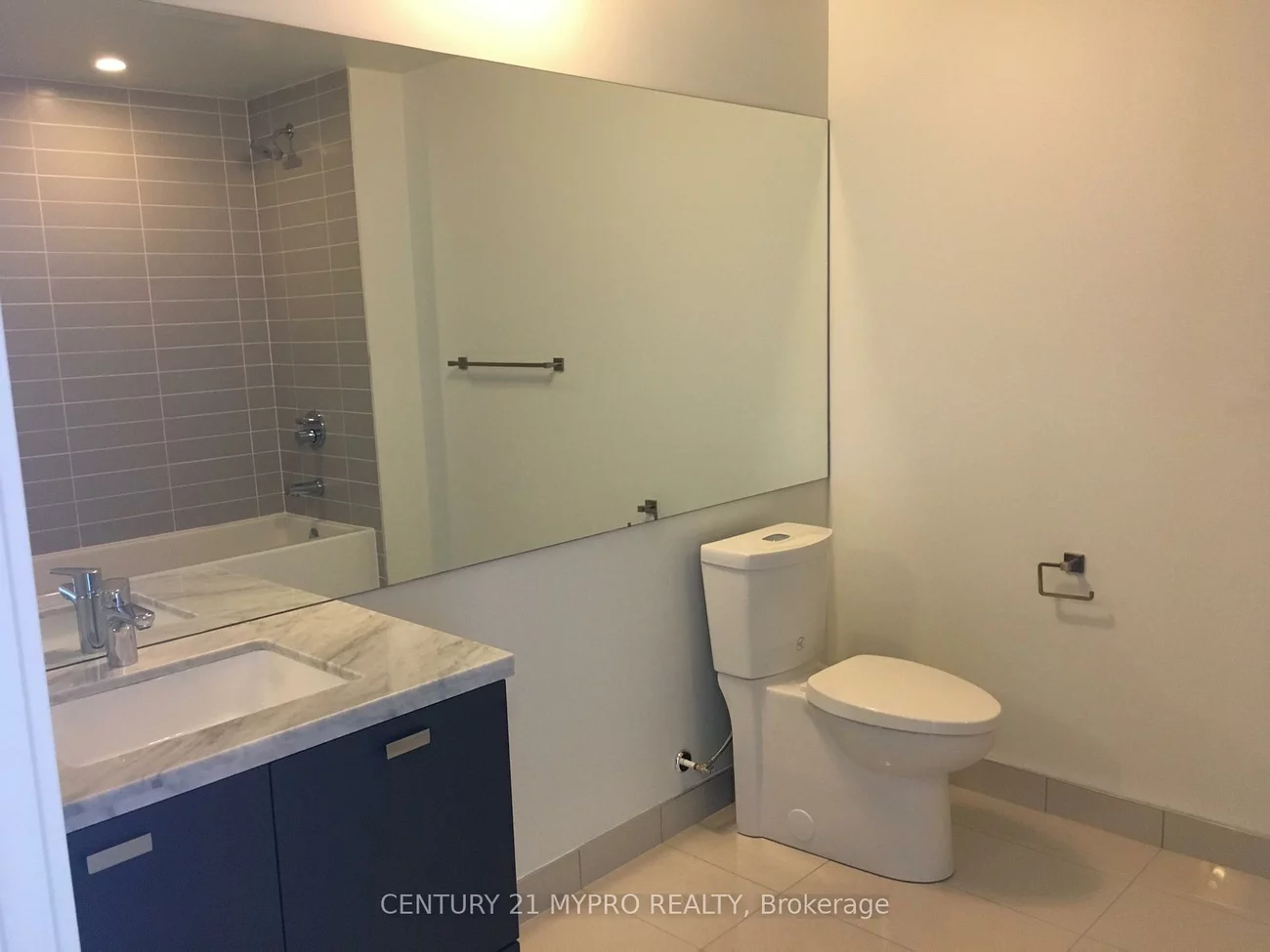 290, Adelaide, Waterfront Communities C1, Toronto