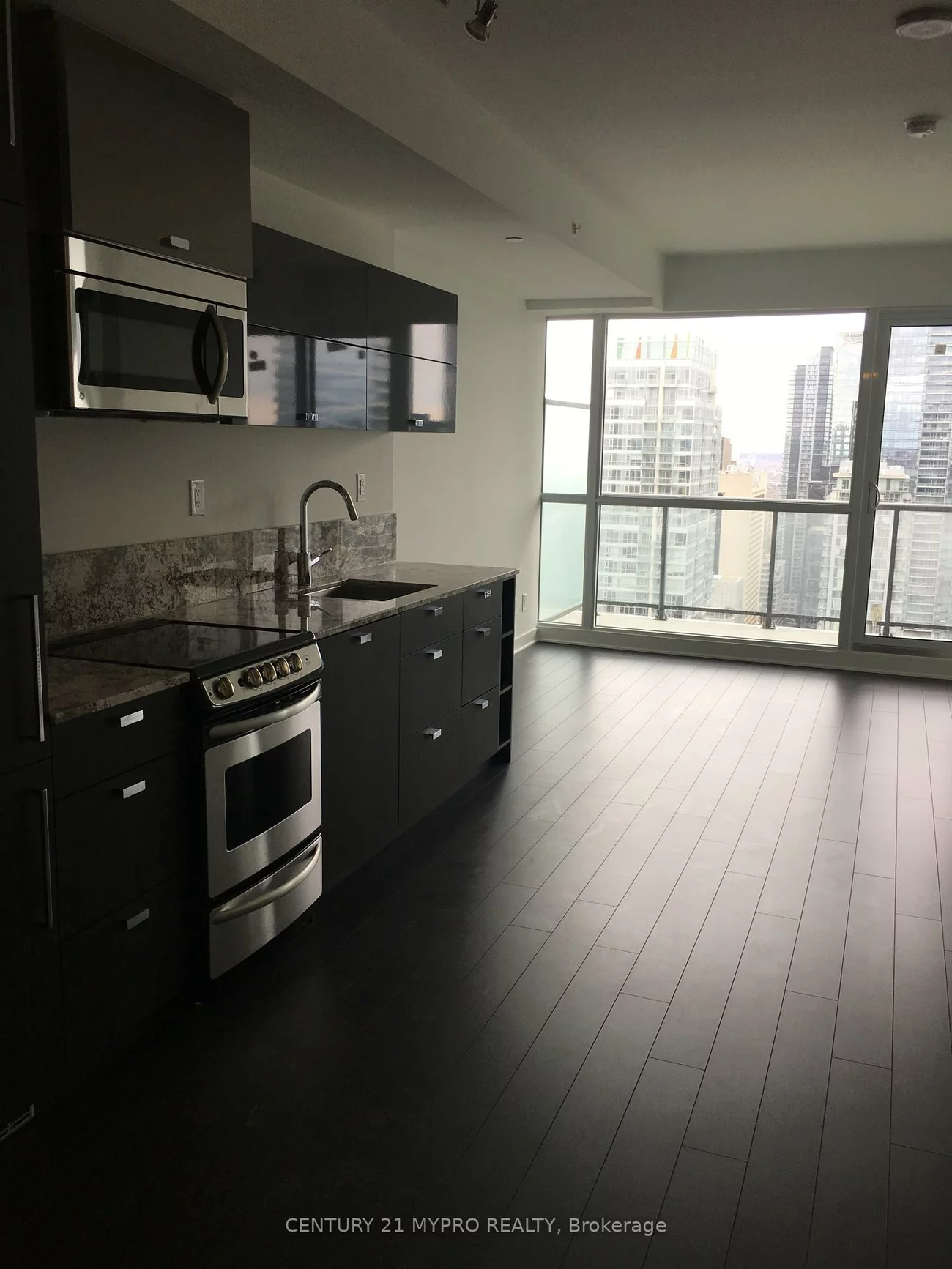 290, Adelaide, Waterfront Communities C1, Toronto