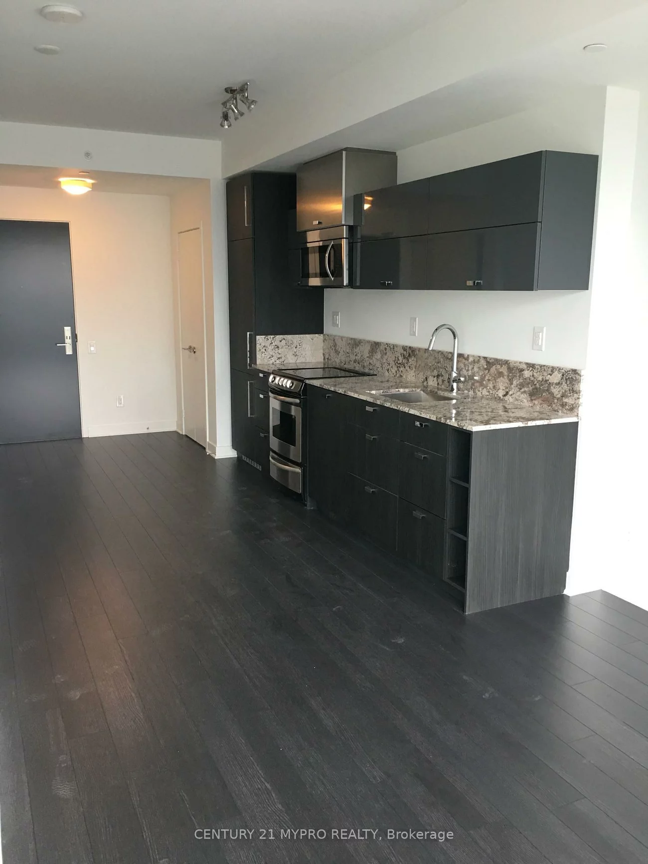 290, Adelaide, Waterfront Communities C1, Toronto