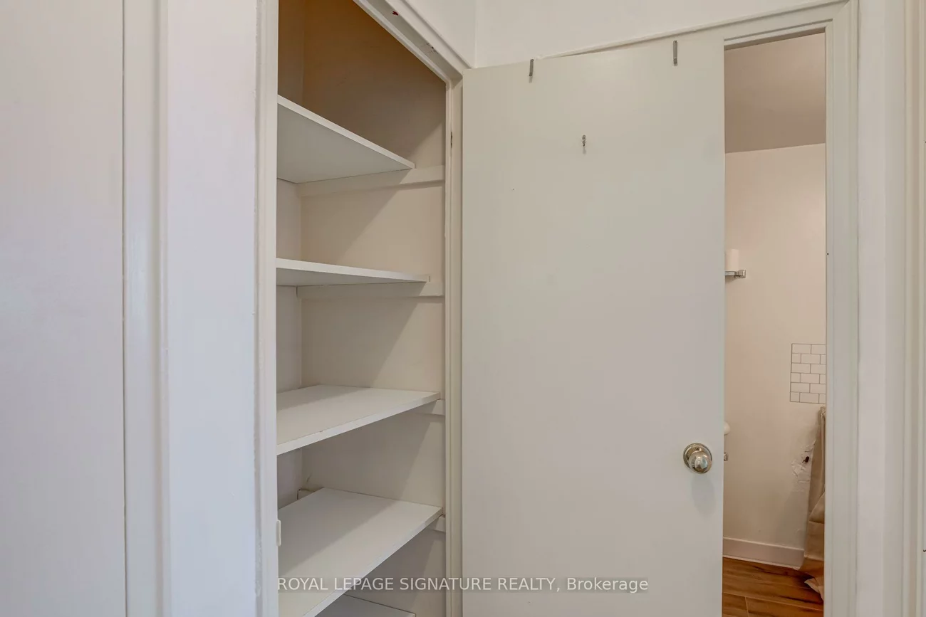 60, Montclair, Forest Hill South, Toronto
