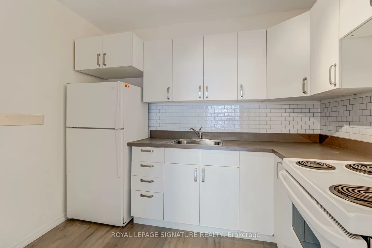 60, Montclair, Forest Hill South, Toronto