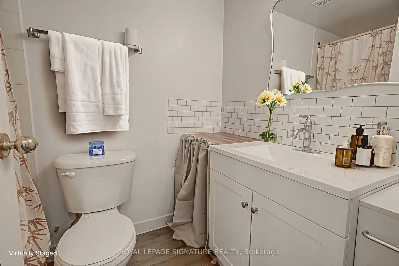 60, Montclair, Forest Hill South, Toronto