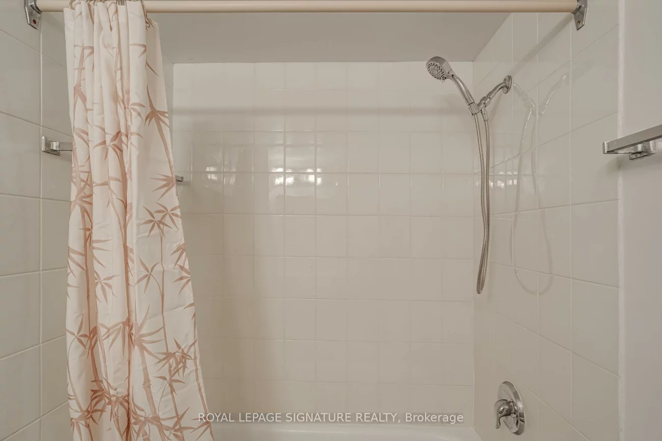 60, Montclair, Forest Hill South, Toronto