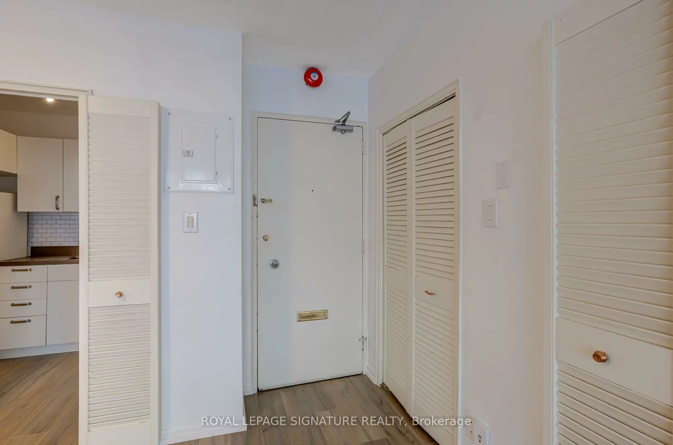 60, Montclair, Forest Hill South, Toronto
