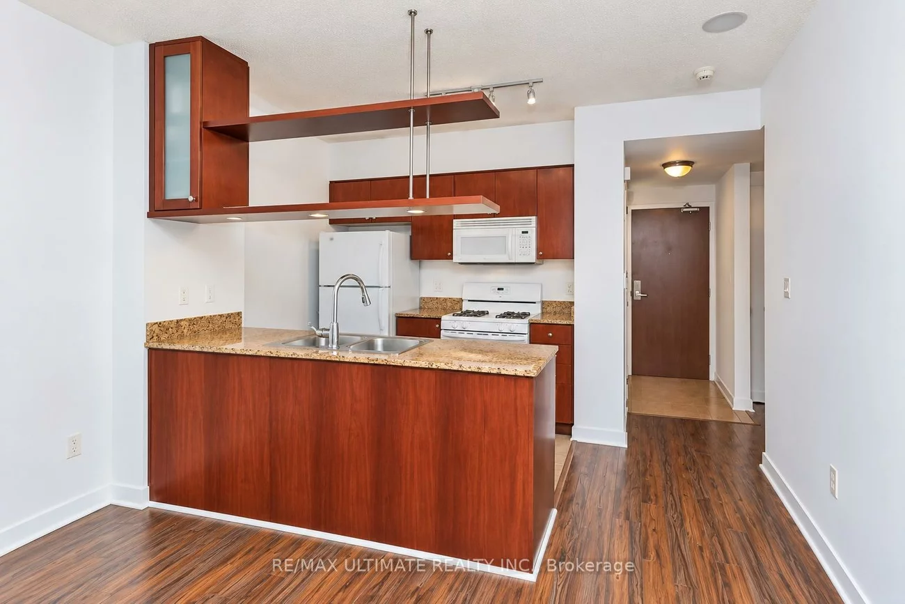 35, Mariner, Waterfront Communities C1, Toronto