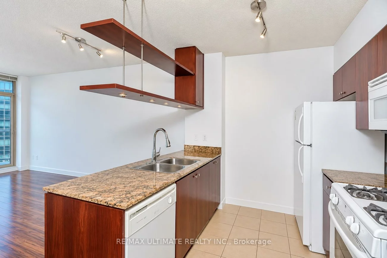 35, Mariner, Waterfront Communities C1, Toronto