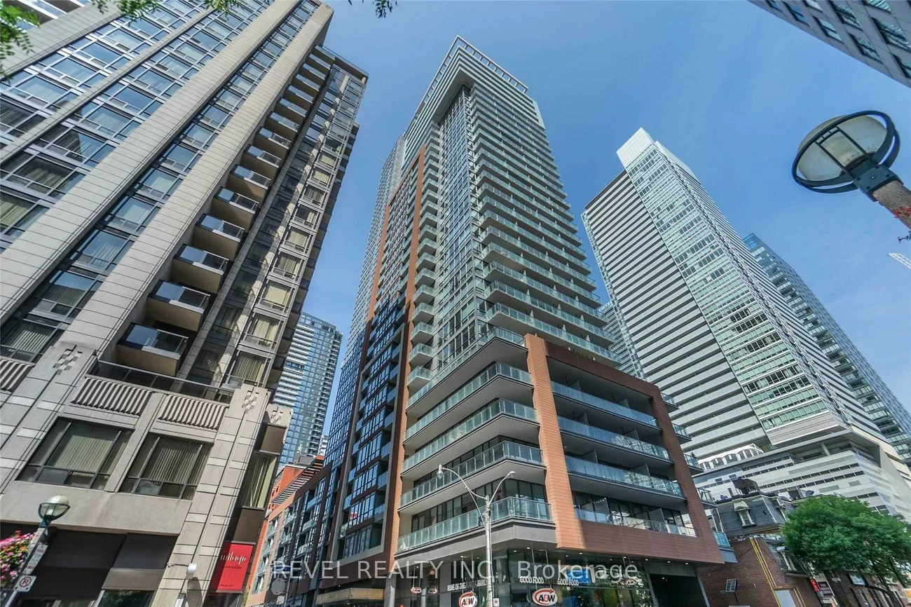 8, Mercer, Waterfront Communities C1, Toronto
