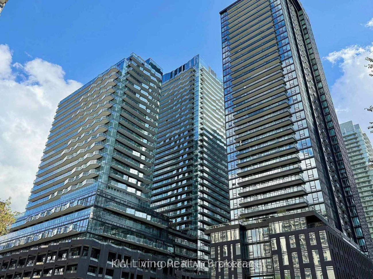 110, Broadway, Mount Pleasant West, Toronto