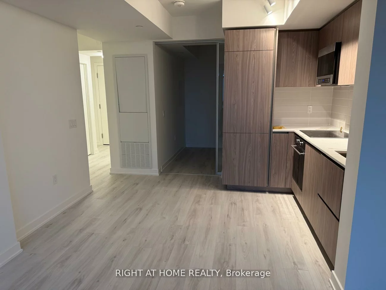 110, Broadway, Mount Pleasant West, Toronto
