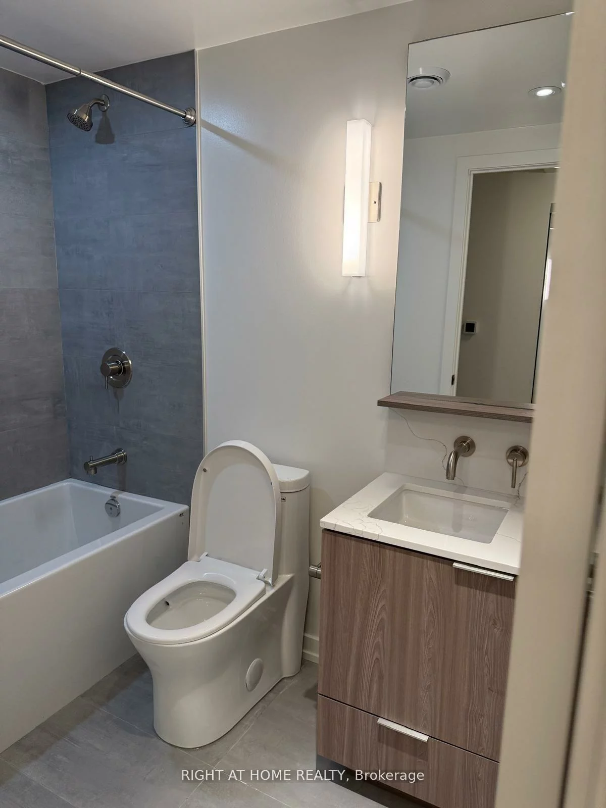 110, Broadway, Mount Pleasant West, Toronto