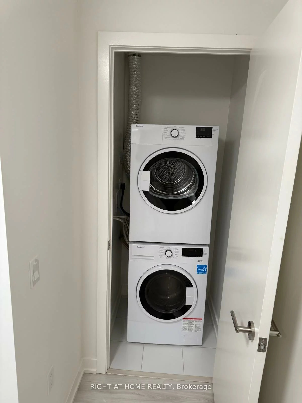 110, Broadway, Mount Pleasant West, Toronto