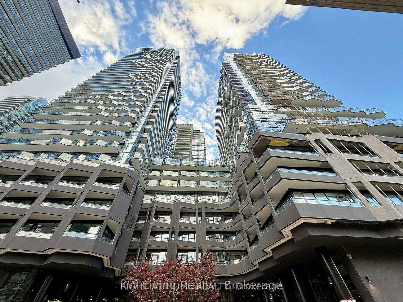 110, Broadway, Mount Pleasant West, Toronto
