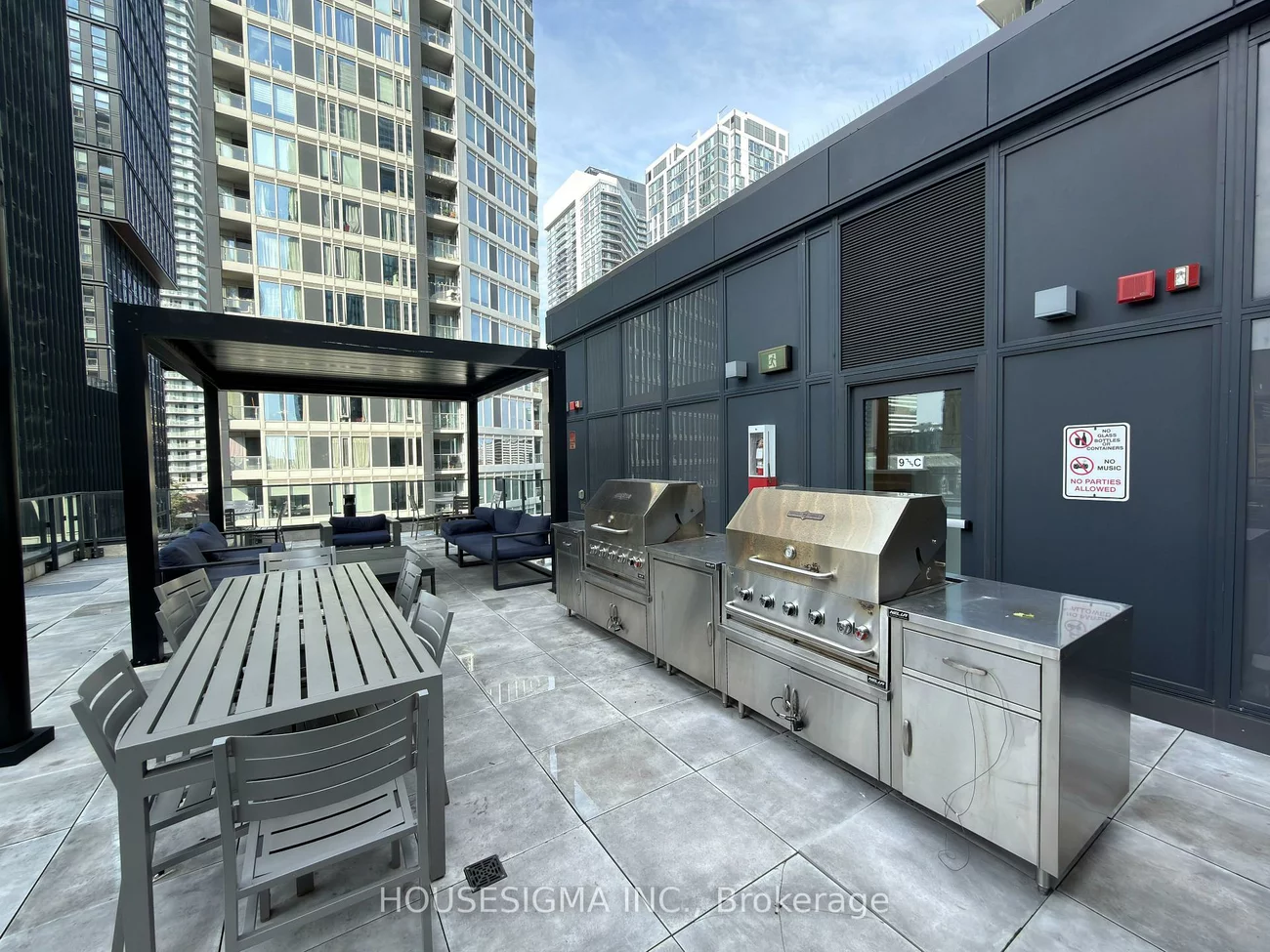 77, Shuter, Church-Yonge Corridor, Toronto