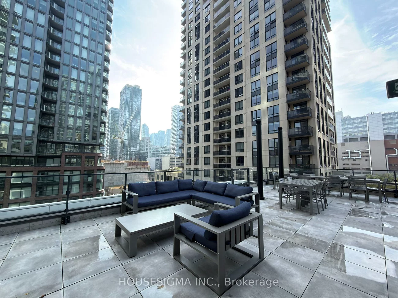 77, Shuter, Church-Yonge Corridor, Toronto