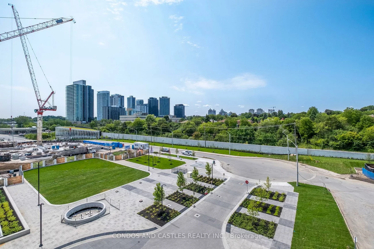 29, Green Trail, Bayview Village, Toronto