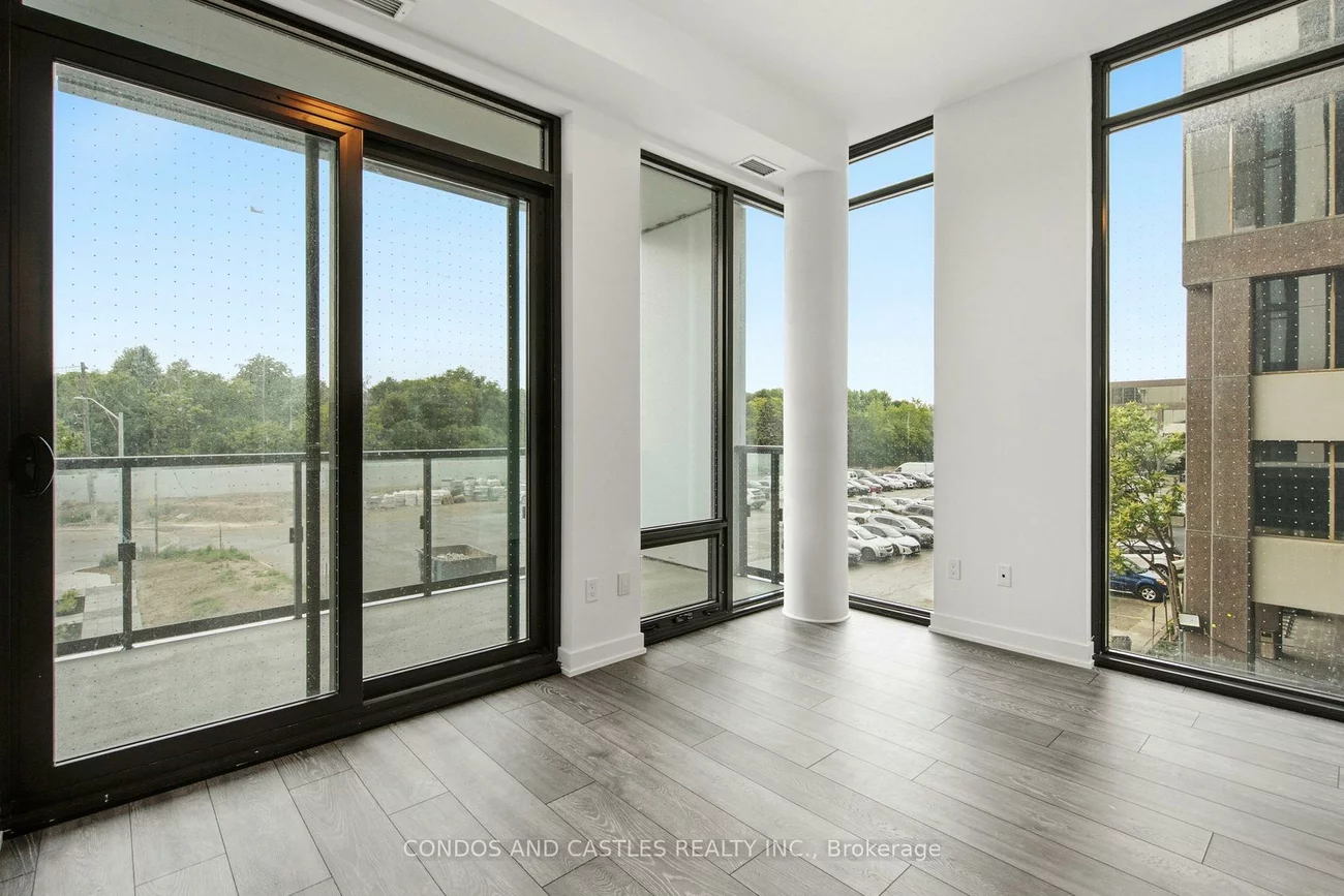 29, Green Trail, Bayview Village, Toronto