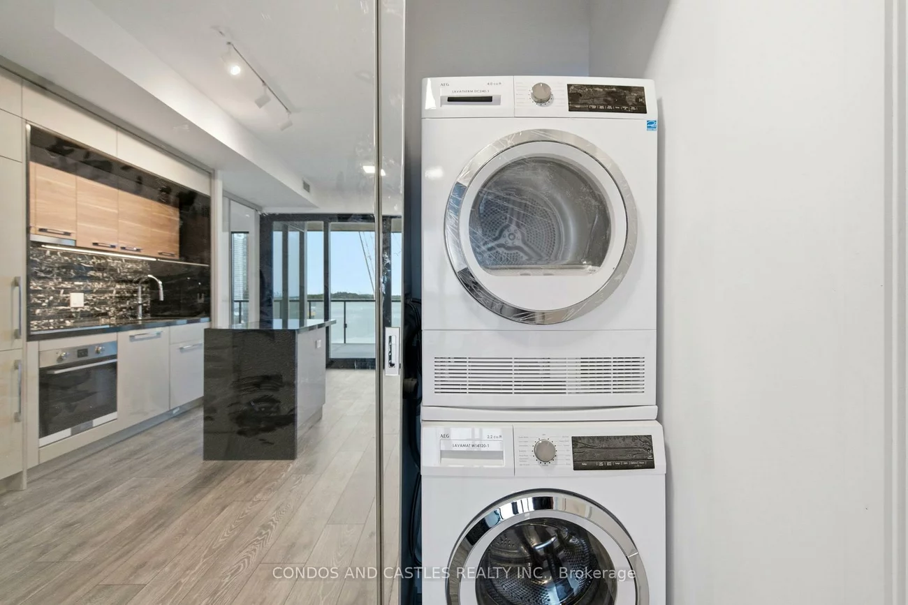 29, Green Trail, Bayview Village, Toronto