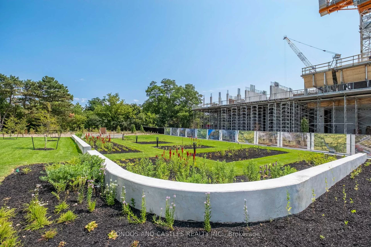 29, Green Trail, Bayview Village, Toronto