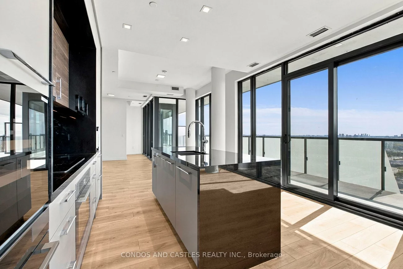 29, Green Trail, Bayview Village, Toronto