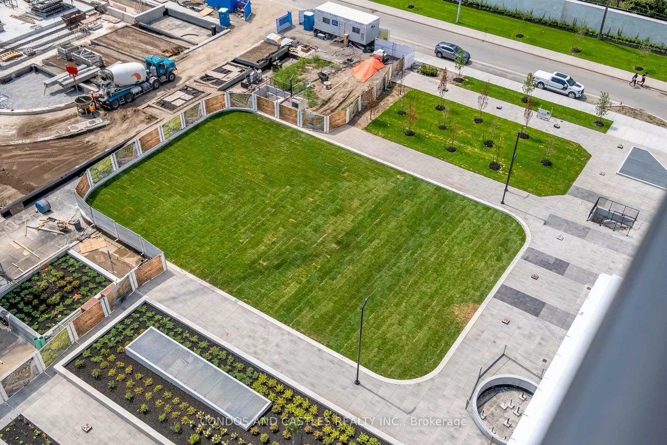 29, Green Trail, Bayview Village, Toronto