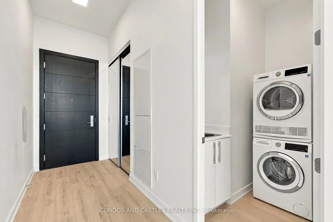 29, Green Trail, Bayview Village, Toronto