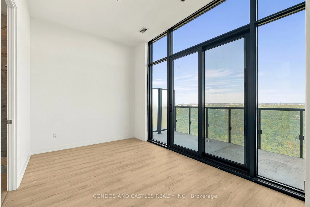 29, Green Trail, Bayview Village, Toronto
