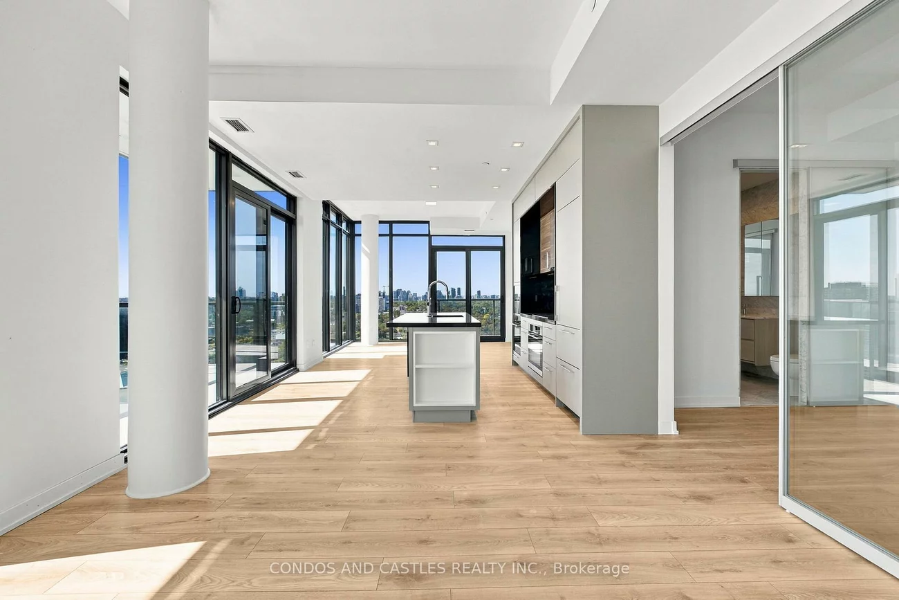 29, Green Trail, Bayview Village, Toronto