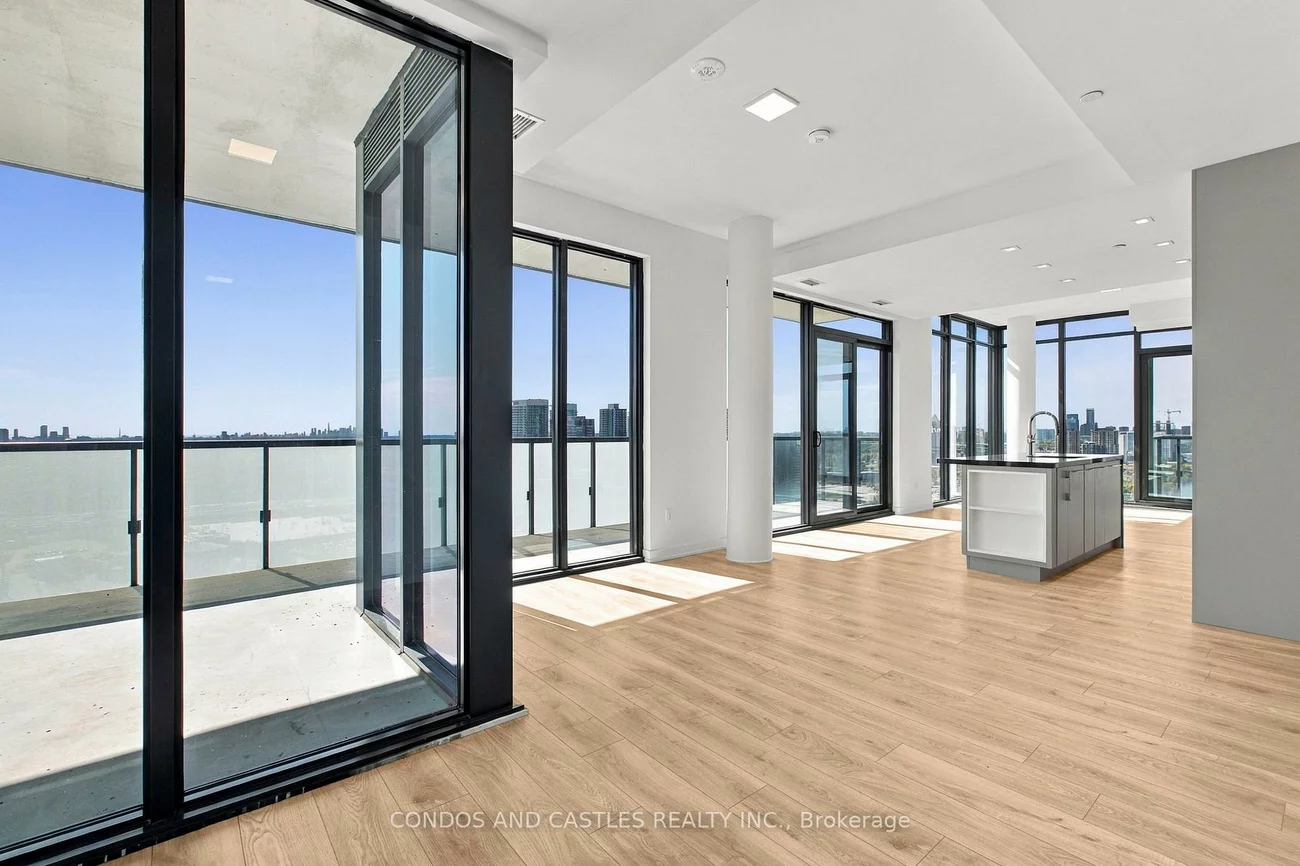 29, Green Trail, Bayview Village, Toronto