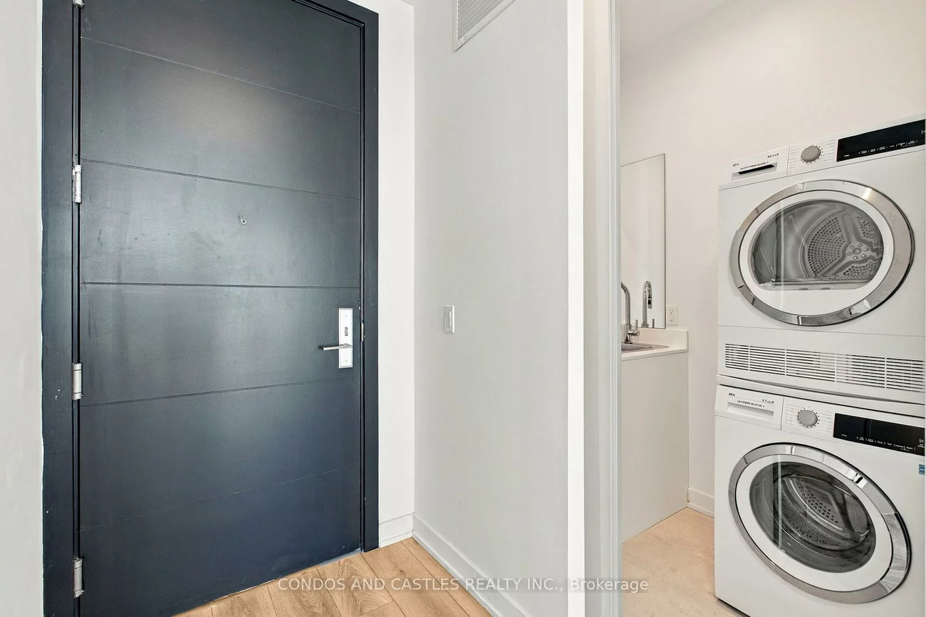 29, Green Trail, Bayview Village, Toronto