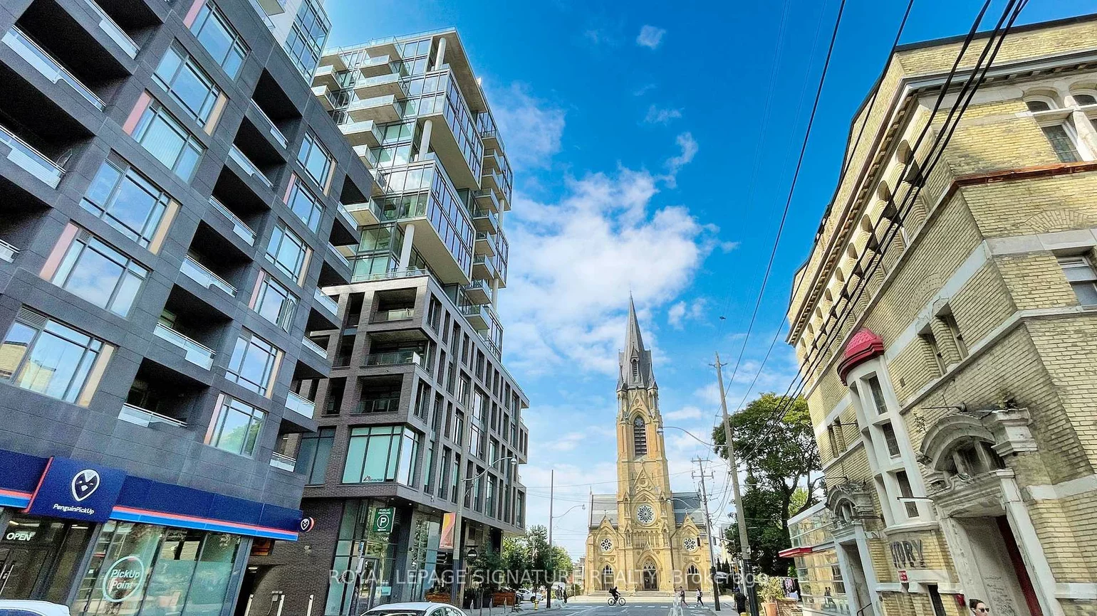 111, Bathurst, Waterfront Communities C1, Toronto
