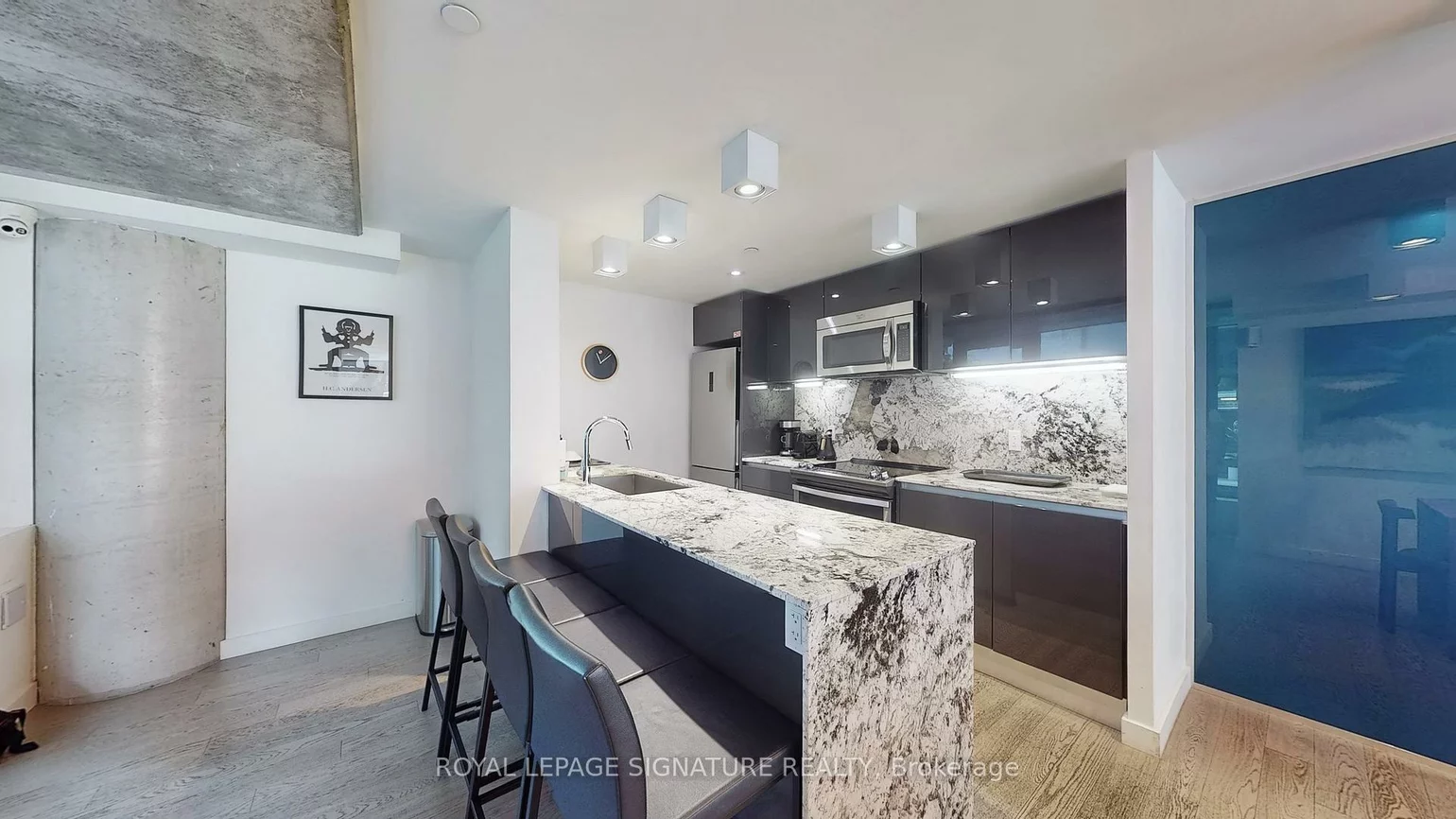 111, Bathurst, Waterfront Communities C1, Toronto