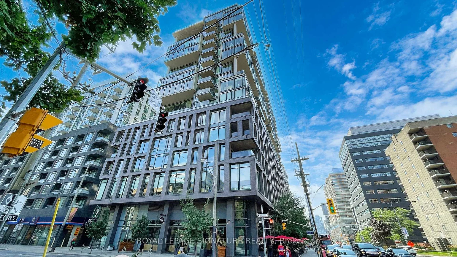 111, Bathurst, Waterfront Communities C1, Toronto