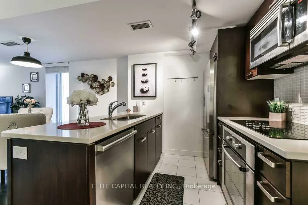 295, Adelaide, Waterfront Communities C1, Toronto