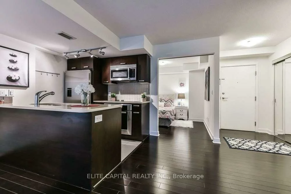295, Adelaide, Waterfront Communities C1, Toronto