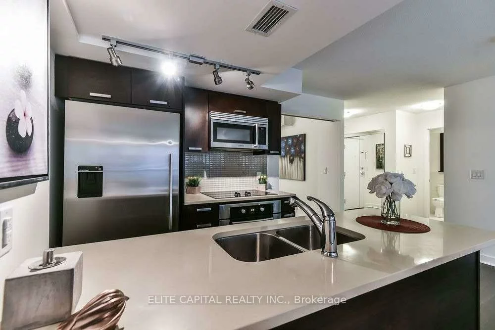 295, Adelaide, Waterfront Communities C1, Toronto
