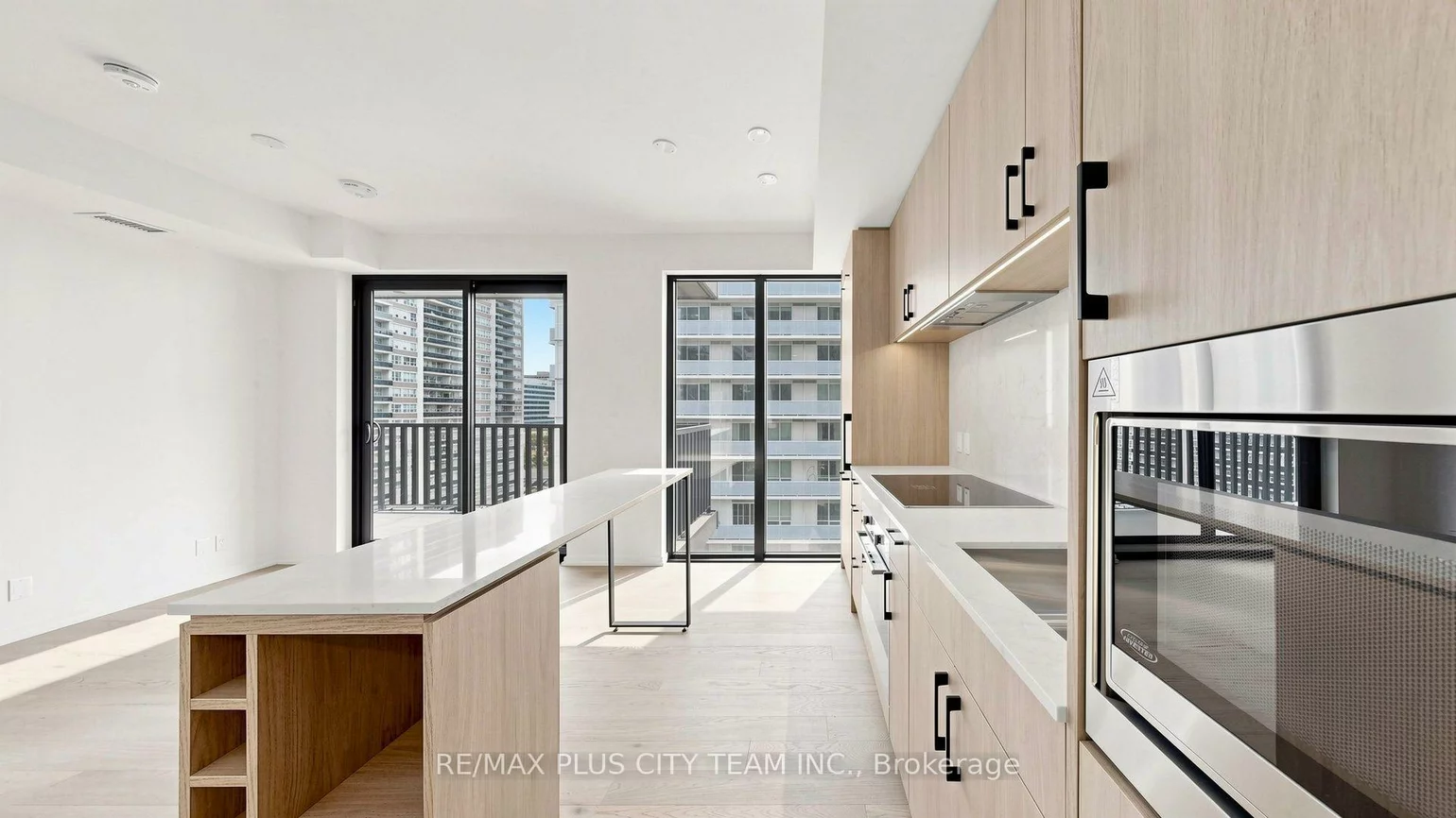 109, Erskine, Mount Pleasant West, Toronto