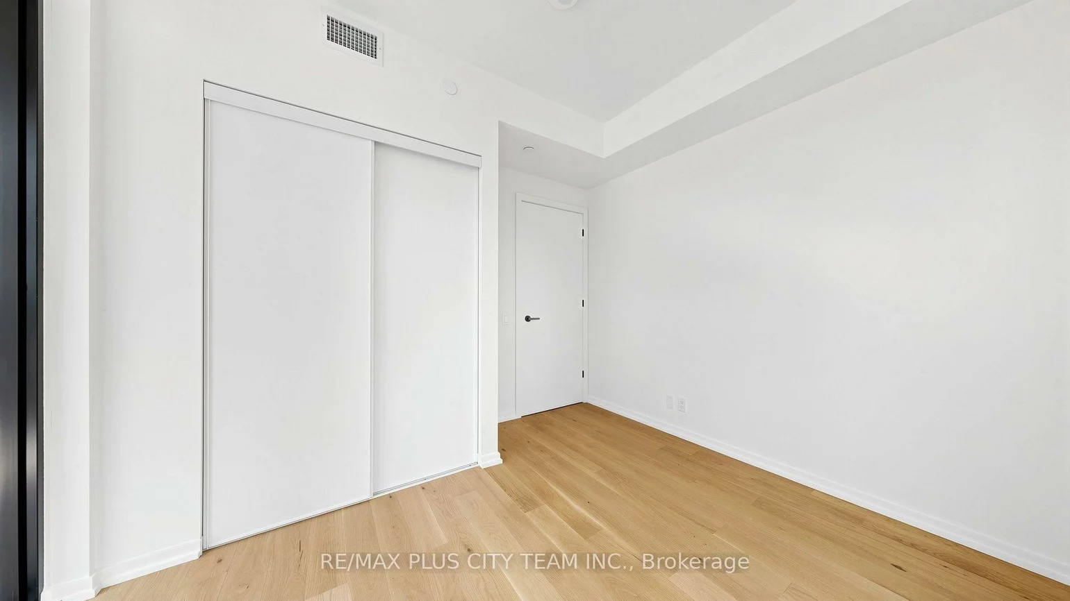 109, Erskine, Mount Pleasant West, Toronto