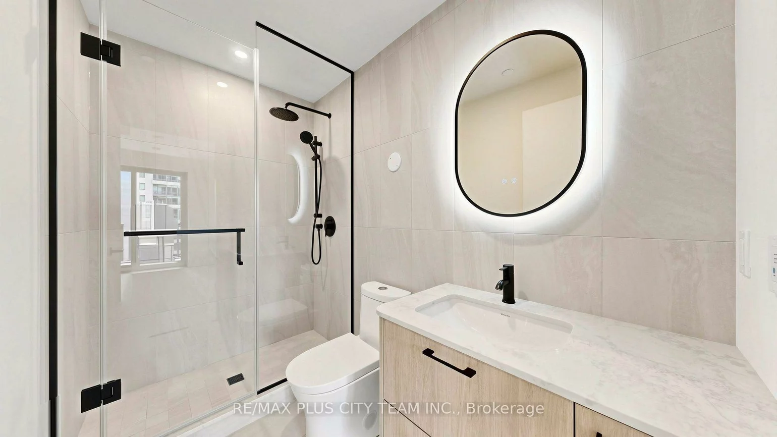 109, Erskine, Mount Pleasant West, Toronto