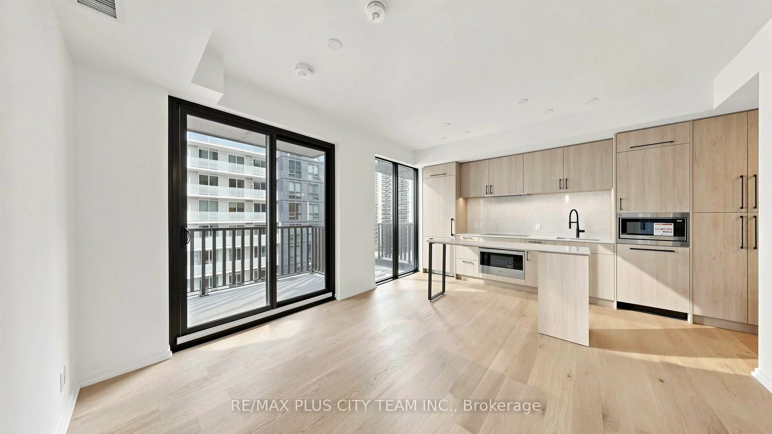 109, Erskine, Mount Pleasant West, Toronto