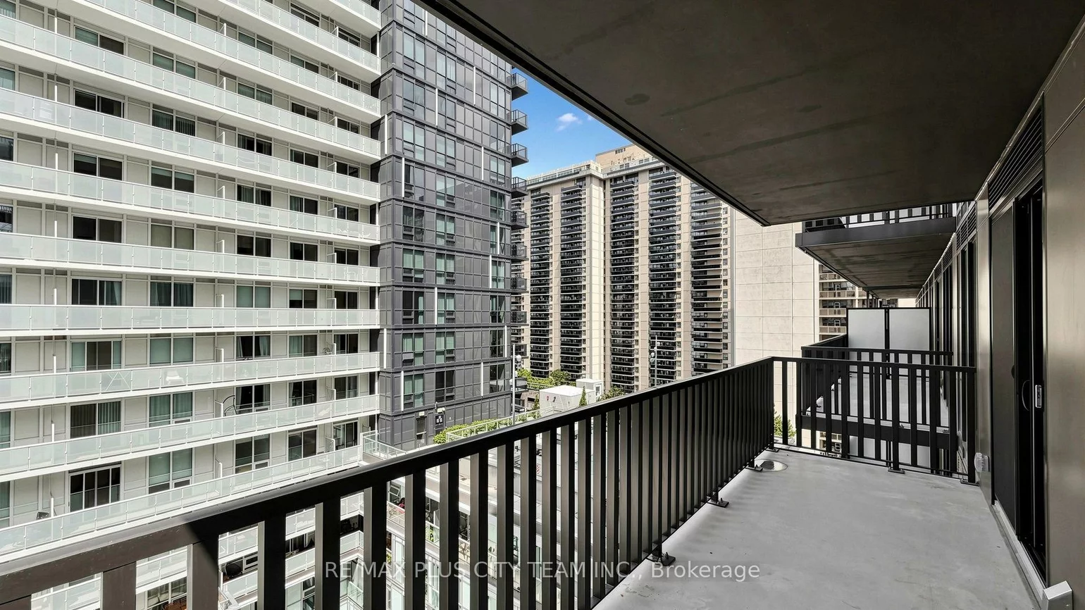 109, Erskine, Mount Pleasant West, Toronto
