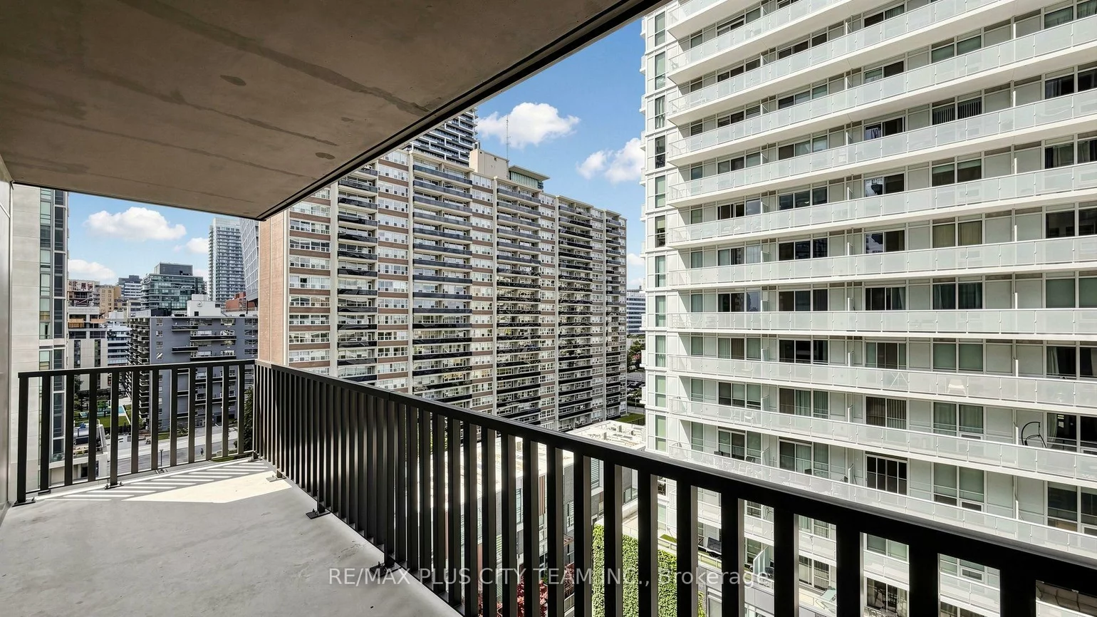 109, Erskine, Mount Pleasant West, Toronto