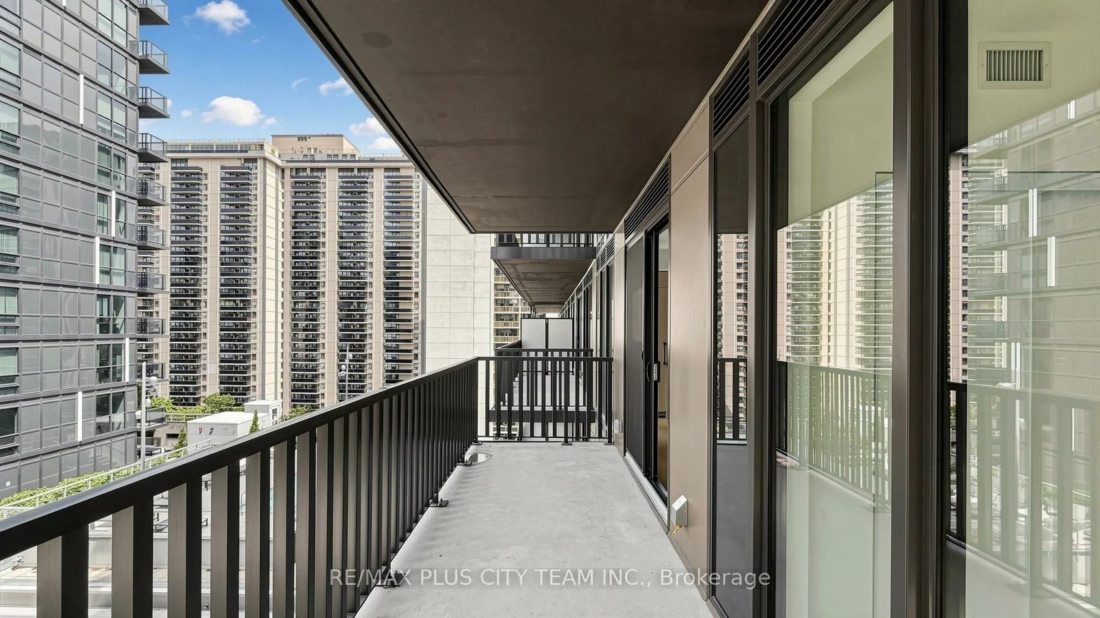109, Erskine, Mount Pleasant West, Toronto