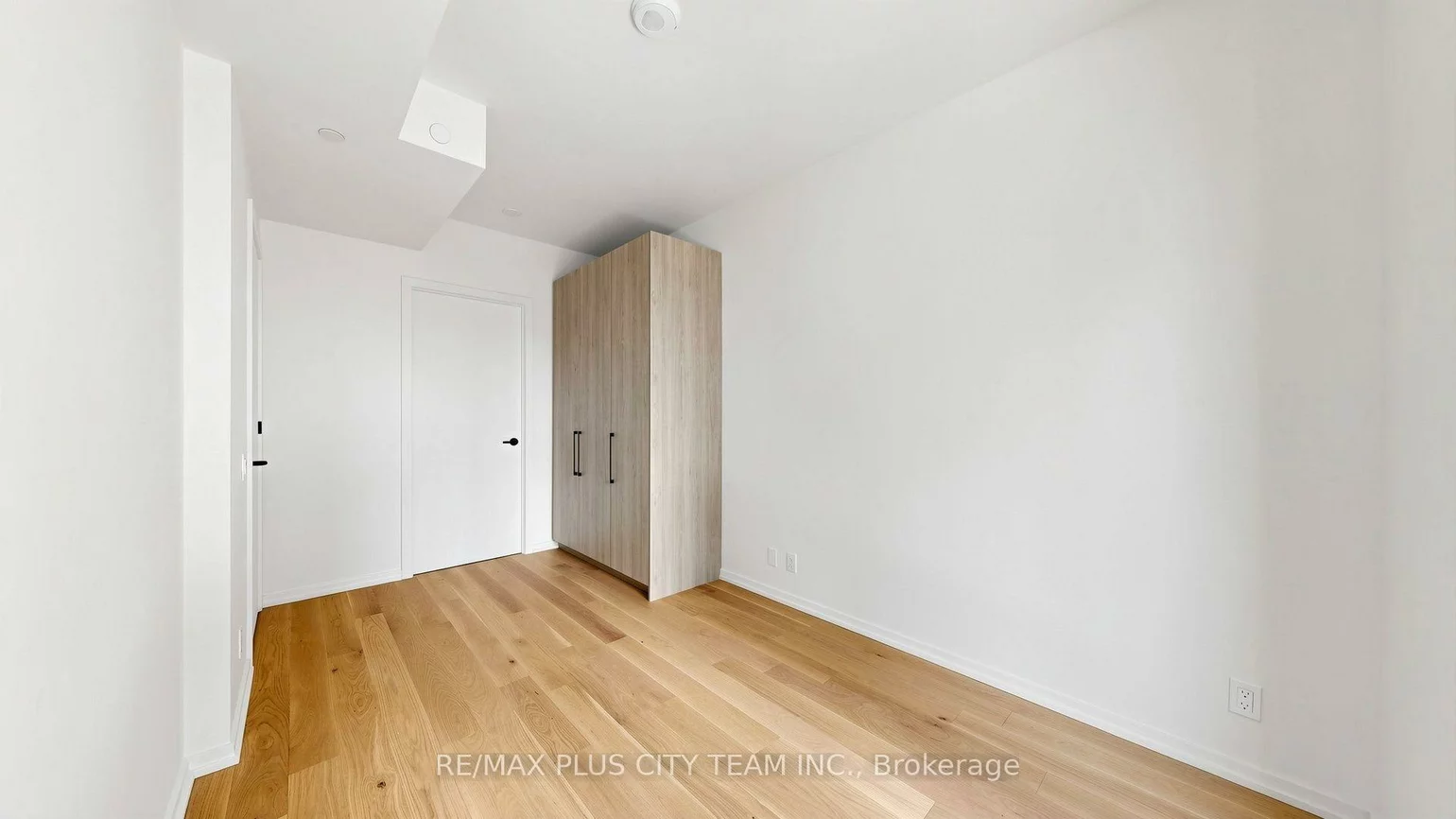 109, Erskine, Mount Pleasant West, Toronto