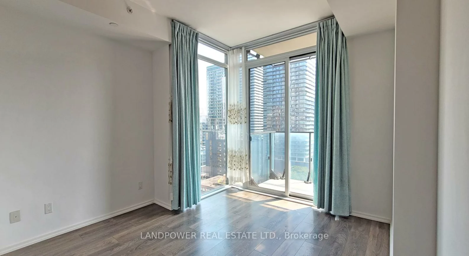75, St. Nicholas, Bay Street Corridor, Toronto