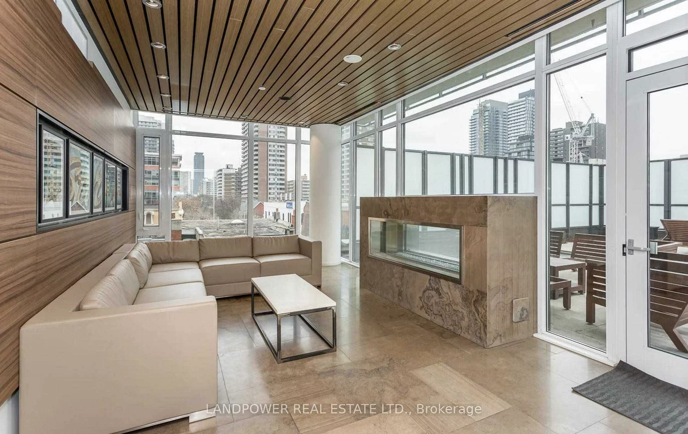 75, St. Nicholas, Bay Street Corridor, Toronto