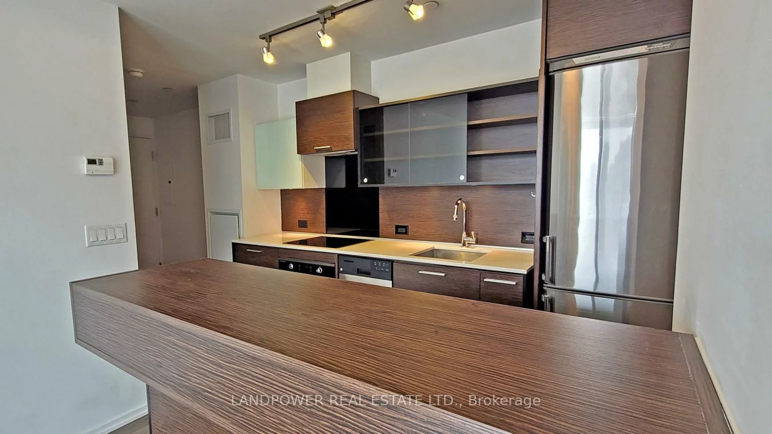 75, St. Nicholas, Bay Street Corridor, Toronto